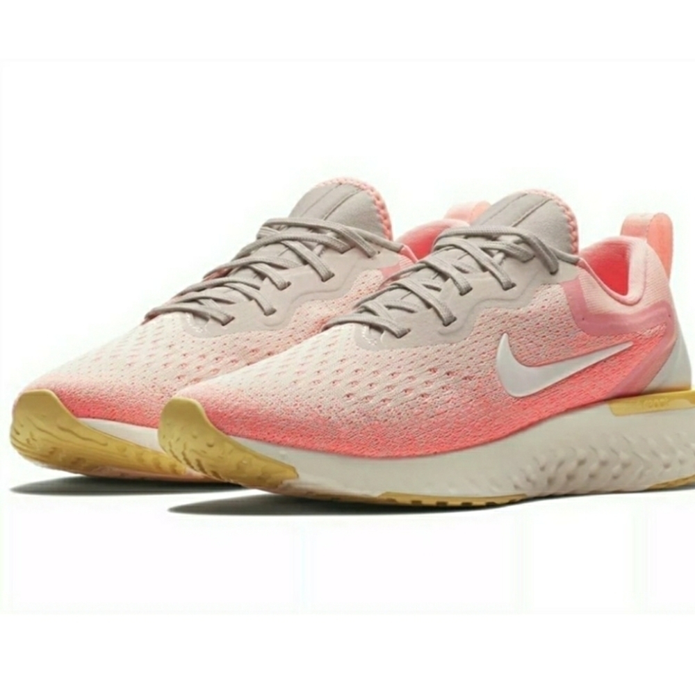 Nike Odyssey React Running Shoes Size 10 Pink and White, like new condition